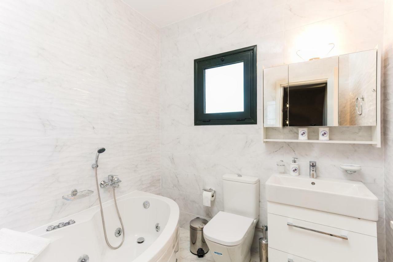Angeliana  Evangelos Villas, Lavish Touch, By Thinkvilla מראה חיצוני תמונה